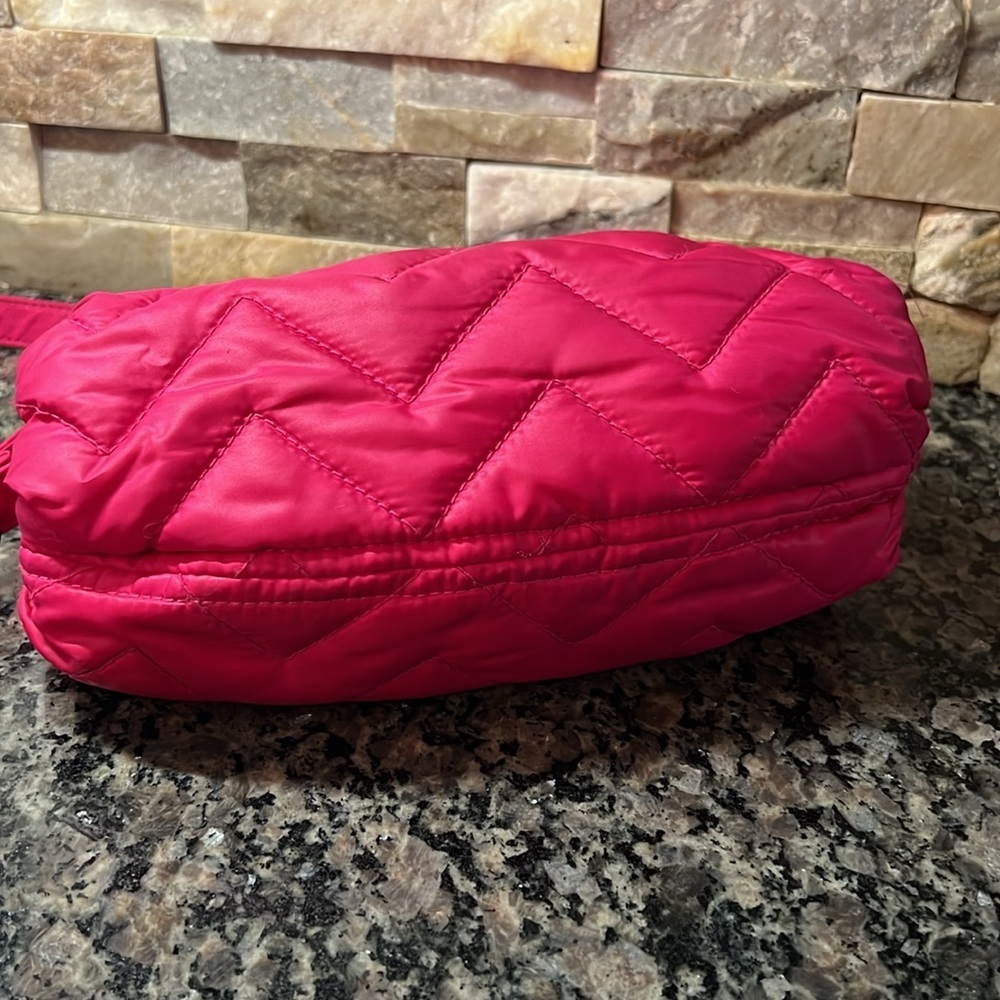 Vera Bradley Nylon Quilted crossbody - Picture 6 of 13